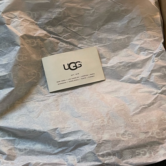 Classic UGG short II size 8 sage brush - Picture 8 of 10